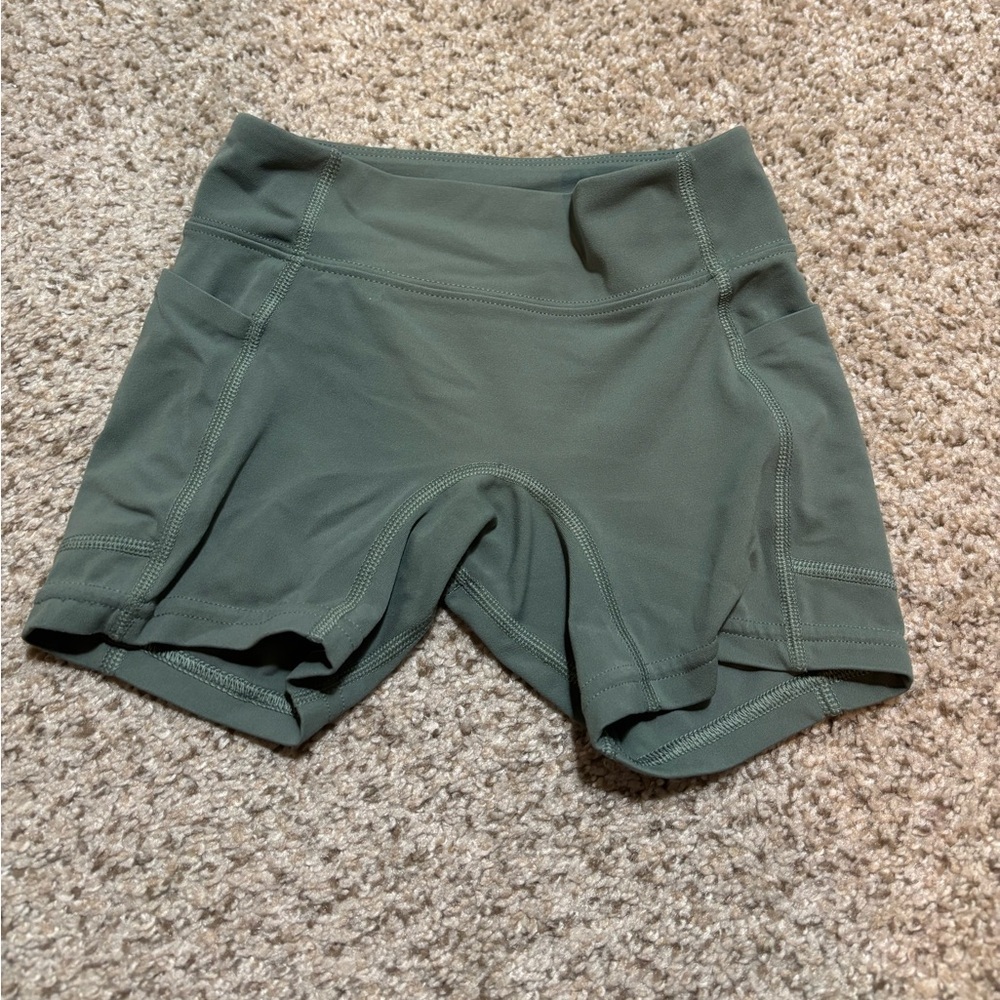Patagonia Girls Pocket Bike Shorts Size 5-6 Hunter Green | outdoors | gorpcore
